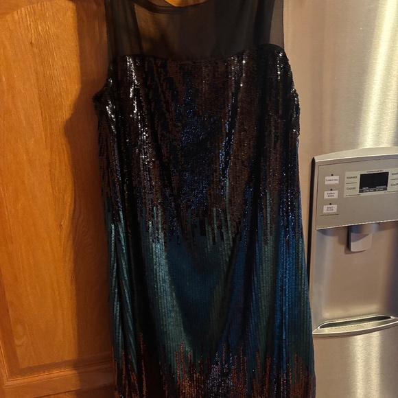 sequence dress - Picture 1 of 2